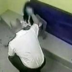 Британский полицейский разбил женщине лицо