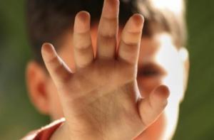 Латвийские дети страдают от насилия в семье