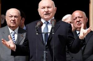 Лужков раскритиковал Медведева