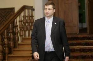 Домбровскис работает над правительственной декларацией