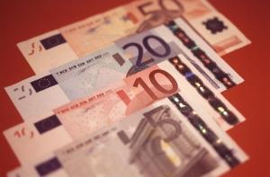 Эксперты: дорогой евро уменьшает нашу конкурентоспособность