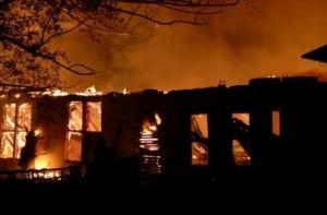 В Елгаве возник крупный пожар