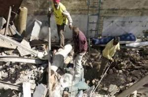 В Дели из-за обрушения дома погибли 60 человек