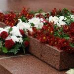 Националисты провели факельное шествие к памятнику Свободы