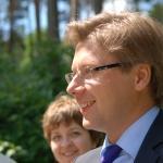 Ушаков: правительство Домбровскиса продержится до лета