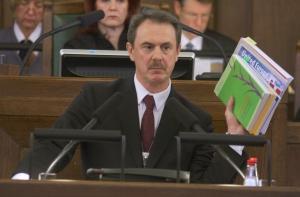 Кристовскис сохранил пост главы МИД (дополнено)