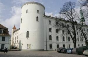 Ответственная комиссия запретила рубить деревья у Рижского замка