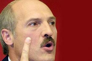 Лукашенко поднял зарплату на время выборов
