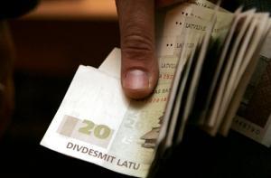 На компенсации министрам выделено 28 тысяч латов