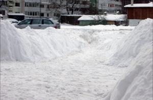 Все дороги Латвии занесло снегом