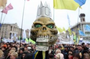 Под покровом ночи на Майдане снесли палатки