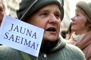Холод в здании Сейма подгоняет депутатов с решениями