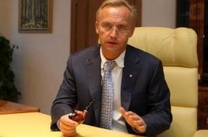 Бизнесмен: экономика страны пока еще в тяжелом нокауте