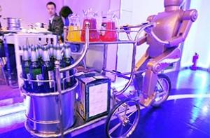 Китайский ресторан взял на работу роботов