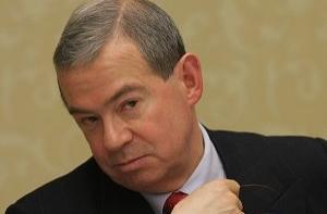 Лембергс понизил премьера Домбровскиса до директора