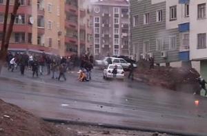 Сотни студентов устроили столкновения с полицией в Анкаре
