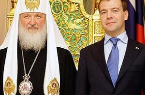 Медведев поздравил верующих с Рождеством