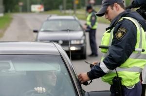 В 2012 году зарплата полицейских может вырасти на 50%