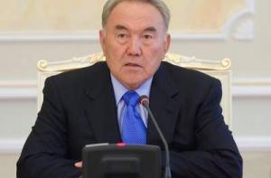 Назарбаев получил право на досрочные выборы