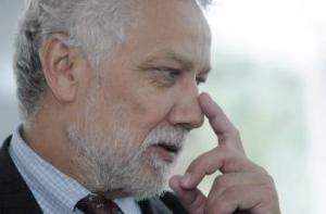 Экс-банкир: теневая экономика помогает латвийцам выжить