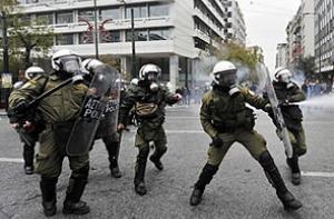 Столкновения демонстрантов с полицией произошли в Греции