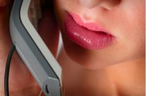 Полицейских научат говорить по телефону за 7 тысяч латов