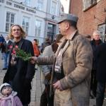 За «русскую сволочь» девушка дала пощечину старушке