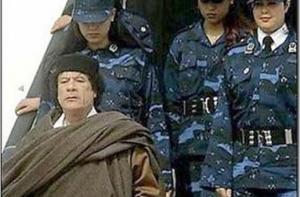 Западные страны готовят Каддафи побег из Ливии