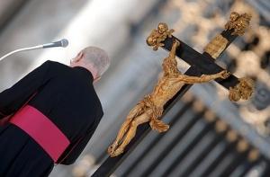 21 священник заподозрен в растлении малолетних в Филадельфии