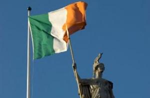 Moody’s снизило рейтинг Ирландии на две ступени
