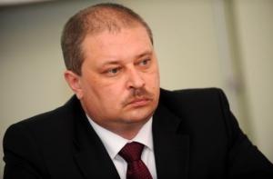 Глава МОН требует объяснений от госсекретаря