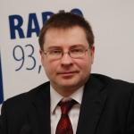 Домбровскис: сбор подписей за язык - от бедности Visu Latvijai