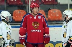 Владимир Путин встал на коньки