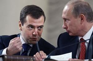 Рейтинги Медведева и Путина начали расти после рекордного падения