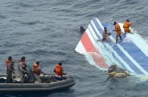 У побережья Бразилии обнаружены обломки разбившегося в 2009 году лайнера