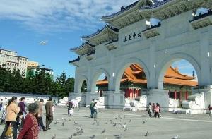 Китай разрешил туристам ездить на Тайвань поодиночке