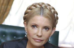 Тимошенко приехала в прокуратуру с пасхальными куличами