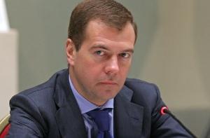 Медведев предложил кастрировать педофилов