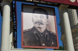 Шокировавший депутата портрет Сталина оказался декорацией
