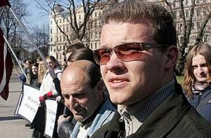 Националисты хотят платить легионерам ежемесячные  пособия