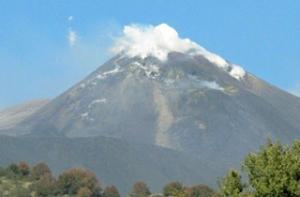 Из-за извержения Этны на Сицилии закрыли аэропорт