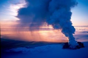 Британия приготовилась к облаку пепла из Исландии