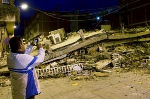 В Испании объявлен траур по погибшим в результате землетрясения