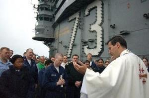 Капелланов ВМС США научат оформлять однополые союзы