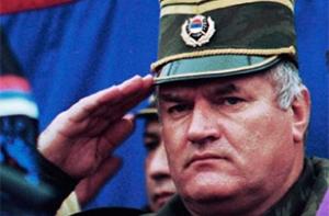 В Белграде происходят столкновения сторонников генерала Младича и полиции