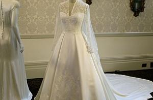 Китайцы подделали свадебное платье Кейт Миддлтон