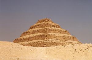 Спутник помог найти в Египте новые пирамиды