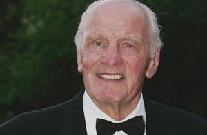 В Великобритании умер посвященный в рыцари боксер