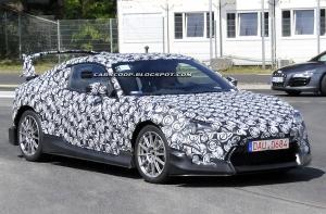 Toyota FT-86 засекли в камуфляже