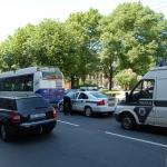 Из-за столкновения троллейбуса с велосипедистом возник затор